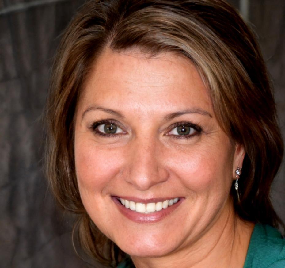 Rumer Blackwell, financial education specialist